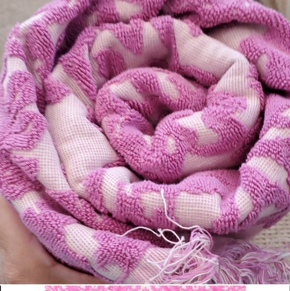 NWT Spell Fuchsia Jasmine Spell towel - Picture 8 of 11